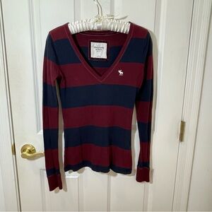 Vintage Y2K Abercrombie & Fitch Maroon and Navy Long Sleeve Tee